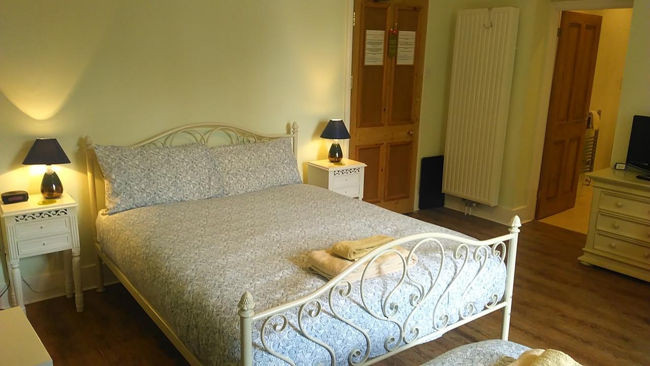 Trimnells House Bed and Breakfast Chippenham  Esterno foto